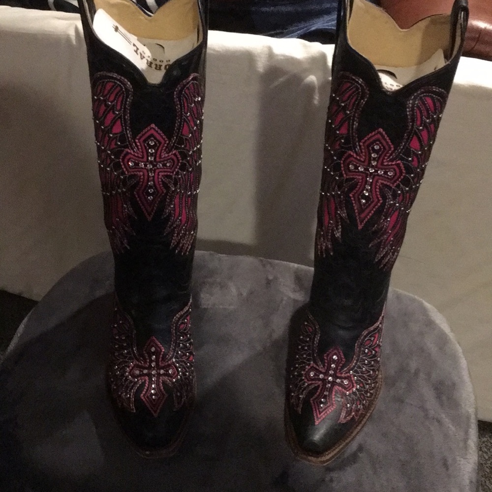 Studded Cross Winged boots